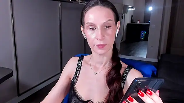 Mila Anders online show from 02-25-26, 05:29