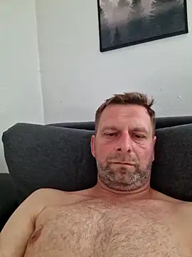 Snapshot of Mjn34 chatting on 05-29-26, 04:57 Mjn34 online show from 05-29-26, 04:57