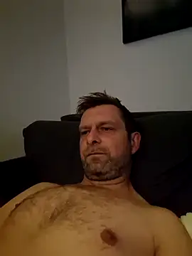 Snapshot of Mjn34 chatting on 03-10-26, 05:44 Mjn34 online show from 03-10-26, 05:44