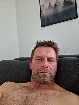 Snapshot of Mjn34 chatting on 05-11-26, 04:04 Mjn34 online show from 05-11-26, 04:04