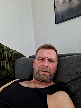 Snapshot of Mjn34 chatting on 04-03-26, 12:33 Mjn34 online show from 04-03-26, 12:33