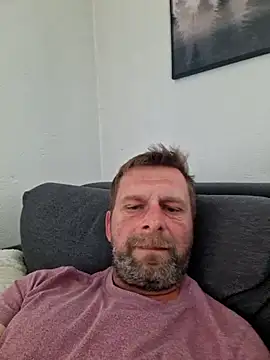 Snapshot of Mjn34 chatting on 05-01-26, 12:21 Mjn34 online show from 05-01-26, 12:21