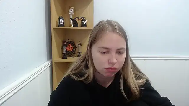 Snapshot of klerkarina chatting on 10-17-25, 05:33 klerkarina online show from 10-17-25, 05:33