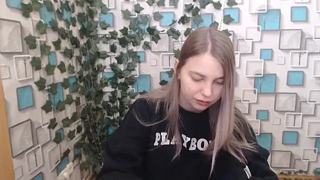 Snapshot of klerkarina chatting on 02-21-25, 05:46 klerkarina online show from 02-21-25, 05:46