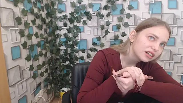 Snapshot of klerkarina chatting on 03-09-25, 05:55 klerkarina online show from 03-09-25, 05:55