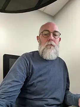 Snapshot of Daddythickcock4 chatting on 01-27-25, 03:39 Daddythickcock4 online show from 01-27-25, 03:39