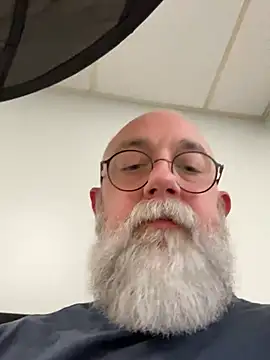 Snapshot of Daddythickcock4 chatting on 01-27-25, 06:41 Daddythickcock4 online show from 01-27-25, 06:41