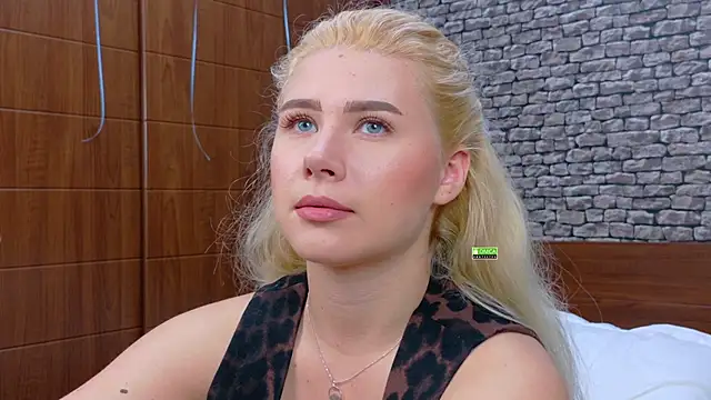 CuteBlondeMe online show from 12-04-25, 06:51