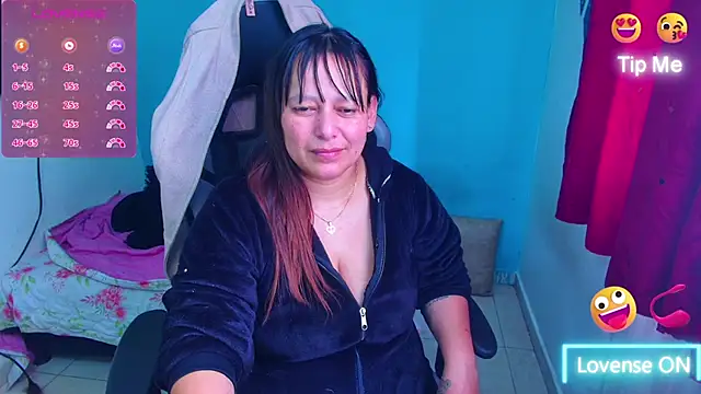 Diana Lozano online show from 06-07-26, 03:39