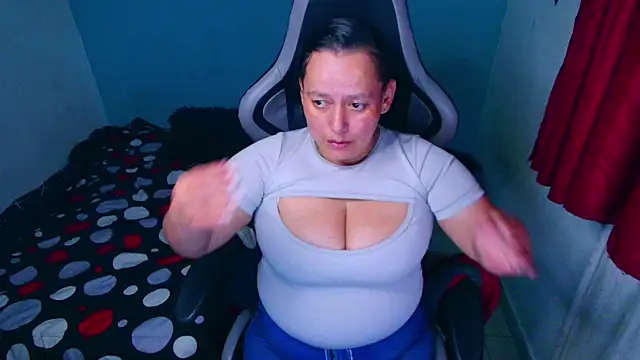 Diana Lozano online show from 07-19-26, 05:05