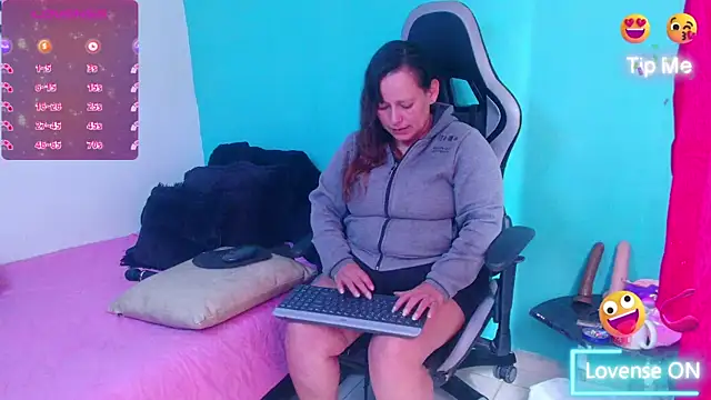 Diana Lozano online show from 06-25-26, 05:18