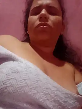 Snapshot of ValeriaSantos- chatting on 03-09-25, 04:00 ValeriaSantos- online show from 03-09-25, 04:00