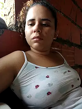 Snapshot of ValeriaSantos- chatting on 10-12-25, 01:23 ValeriaSantos- online show from 10-12-25, 01:23
