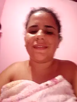 Snapshot of ValeriaSantos- chatting on 03-07-25, 04:00 ValeriaSantos- online show from 03-07-25, 04:00
