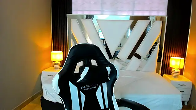 Linda4Petite online show from 11-09-25, 01:15