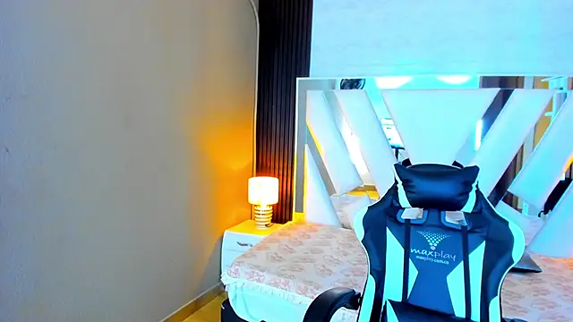 Linda4Petite online show from 10-14-25, 06:30