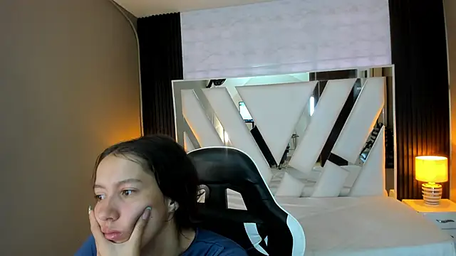 Linda4Petite online show from 01-18-26, 02:20