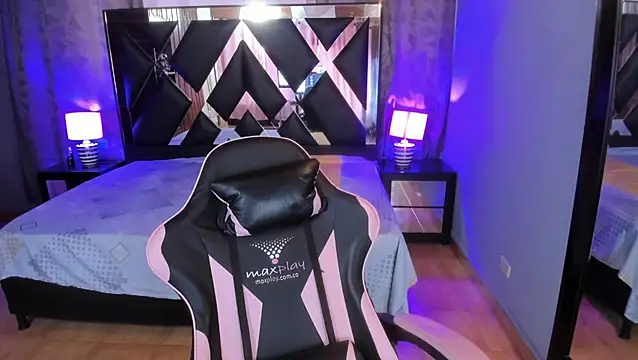 Linda4Petite online show from 07-28-26, 07:39
