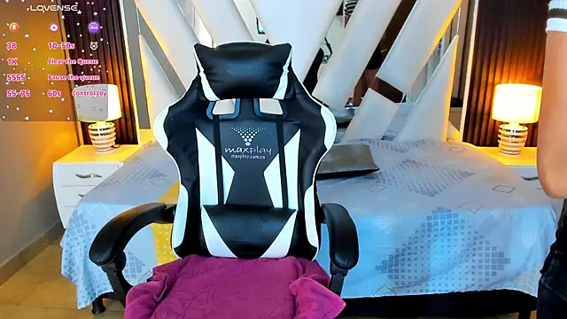 Linda4Petite online show from 09-20-25, 06:24