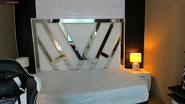 Linda4Petite online show from 01-06-26, 06:34