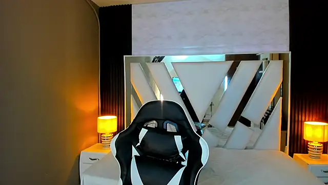 Linda4Petite online show from 11-14-25, 06:22