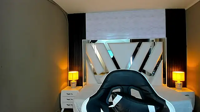 Linda4Petite online show from 01-09-26, 06:15