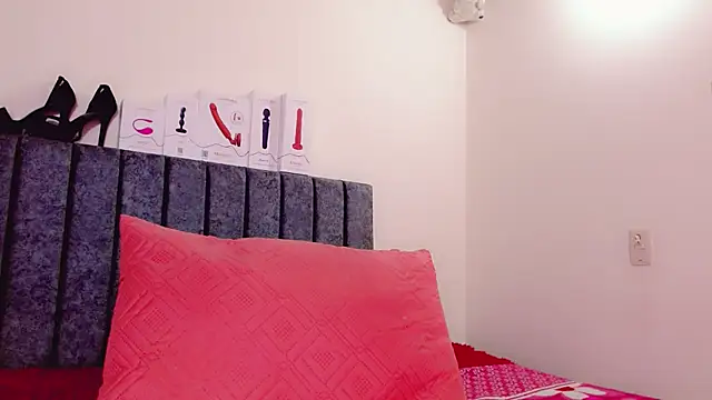 KendallEvolette  online show from 04-11-26, 05:37