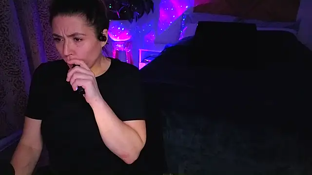 Ellie-L-Elizabeth online show from 01-06-26, 04:05