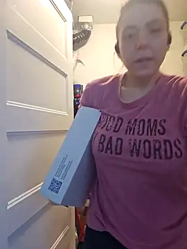 Snapshot of Ellie-L-Elizabeth chatting on 02-13-26, 05:24 Ellie-L-Elizabeth online show from 02-13-26, 05:24