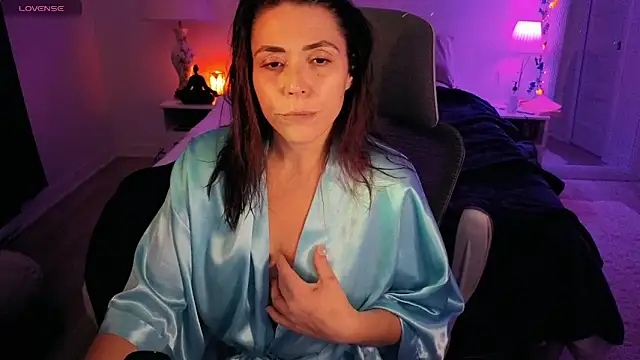 Ellie-L-Elizabeth online show from 10-25-25, 04:22