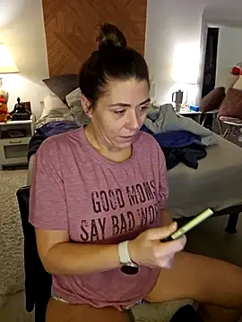 Ellie-L-Elizabeth online show from 11-27-25, 01:00