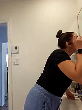 Ellie-L-Elizabeth online show from 09-23-25, 08:38