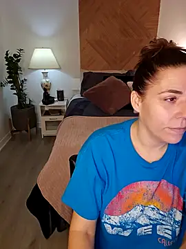 Ellie-L-Elizabeth online show from 11-24-25, 03:12