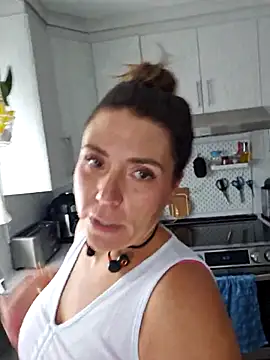 Ellie-L-Elizabeth online show from 09-11-25, 04:07