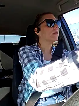 Ellie-L-Elizabeth online show from 03-18-25, 02:50