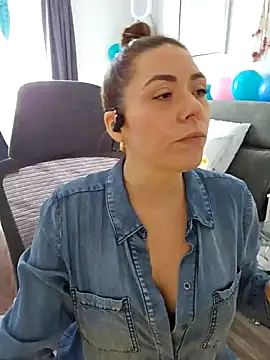 Ellie-L-Elizabeth online show from 03-02-25, 05:09