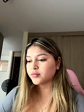 lunablossom  online show from 01-13-26, 10:13