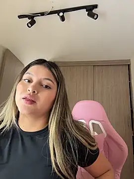 lunablossom  online show from 04-11-26, 04:54