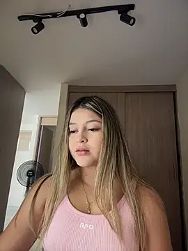 lunablossom  online show from 03-02-26, 06:59