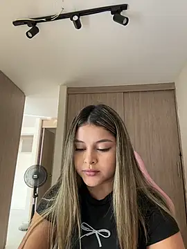 lunablossom  online show from 03-04-26, 09:00