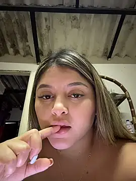 lunablossom  online show from 02-14-26, 12:00