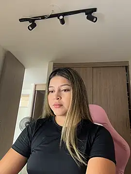 lunablossom  online show from 03-29-26, 03:35