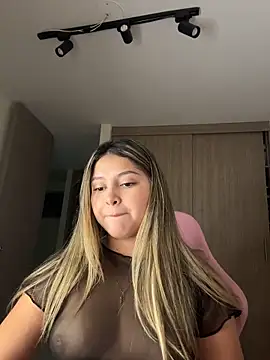 lunablossom  online show from 03-31-26, 03:19