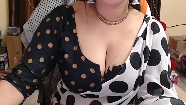 Snapshot of Naughty_Kashish chatting on 03-06-25, 09:47 Naughty Kashish online show from 03-06-25, 09:47