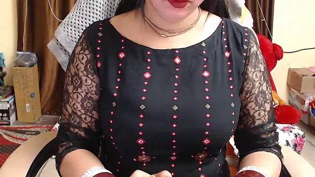 Snapshot of Naughty_Kashish chatting on 03-05-25, 09:49 Naughty Kashish online show from 03-05-25, 09:49