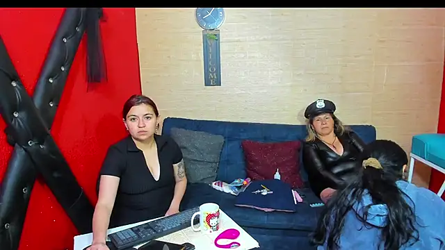 lesbiancuple online show from 10-22-25, 01:05