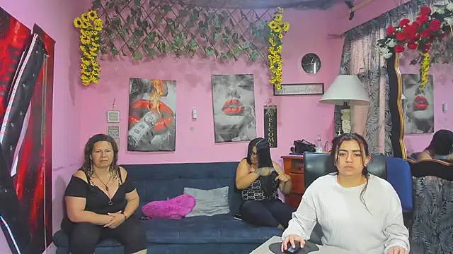 lesbiancuple online show from 04-13-26, 11:58