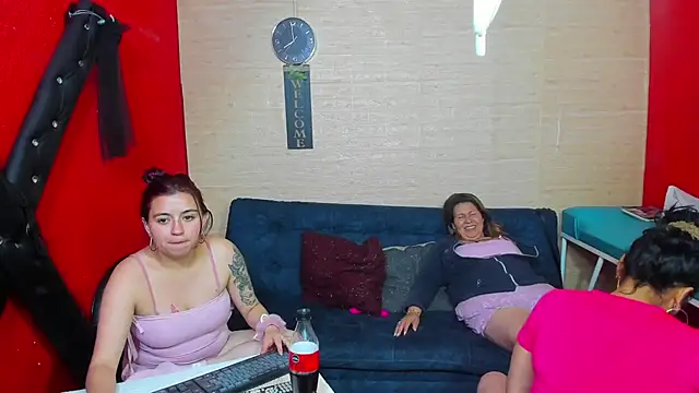lesbiancuple online show from 10-02-25, 12:58