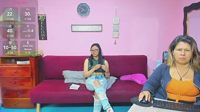 lesbiancuple online show from 10-20-25, 12:49