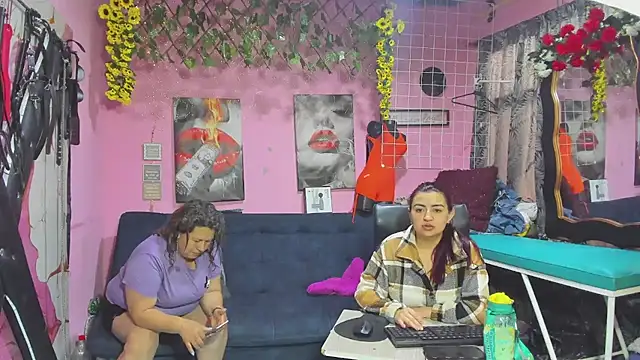 lesbiancuple online show from 05-19-26, 12:23